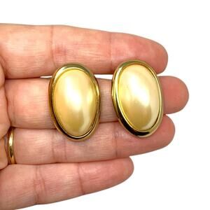 Vintage Signed Richlieu Oval Faux Pearl Gold Tone Clip On Earrings